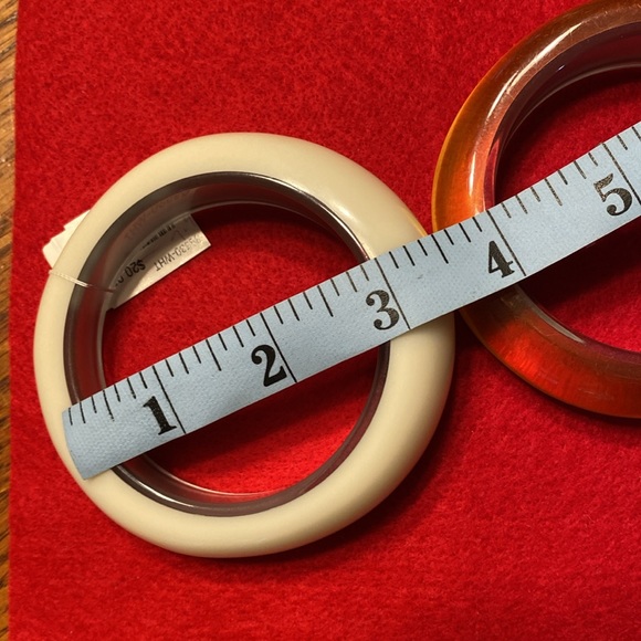 VINTAGE PLASTIC BANGLE BRACELETS - Picture 9 of 16